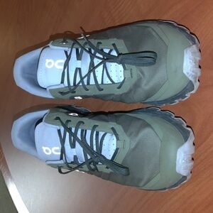 On Cloudventure Trail Olive Running Shoes - Men's US Size 9.5